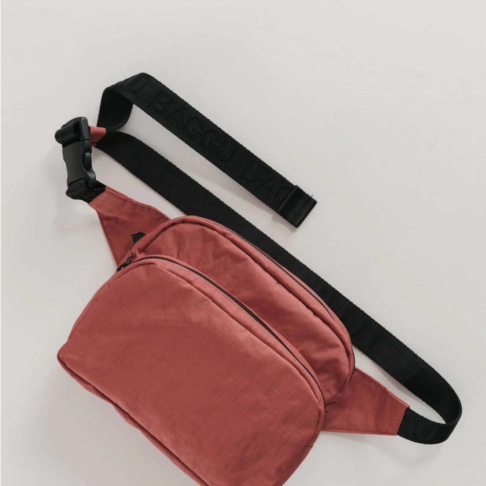 baggu baked apple fanny pack 🍎